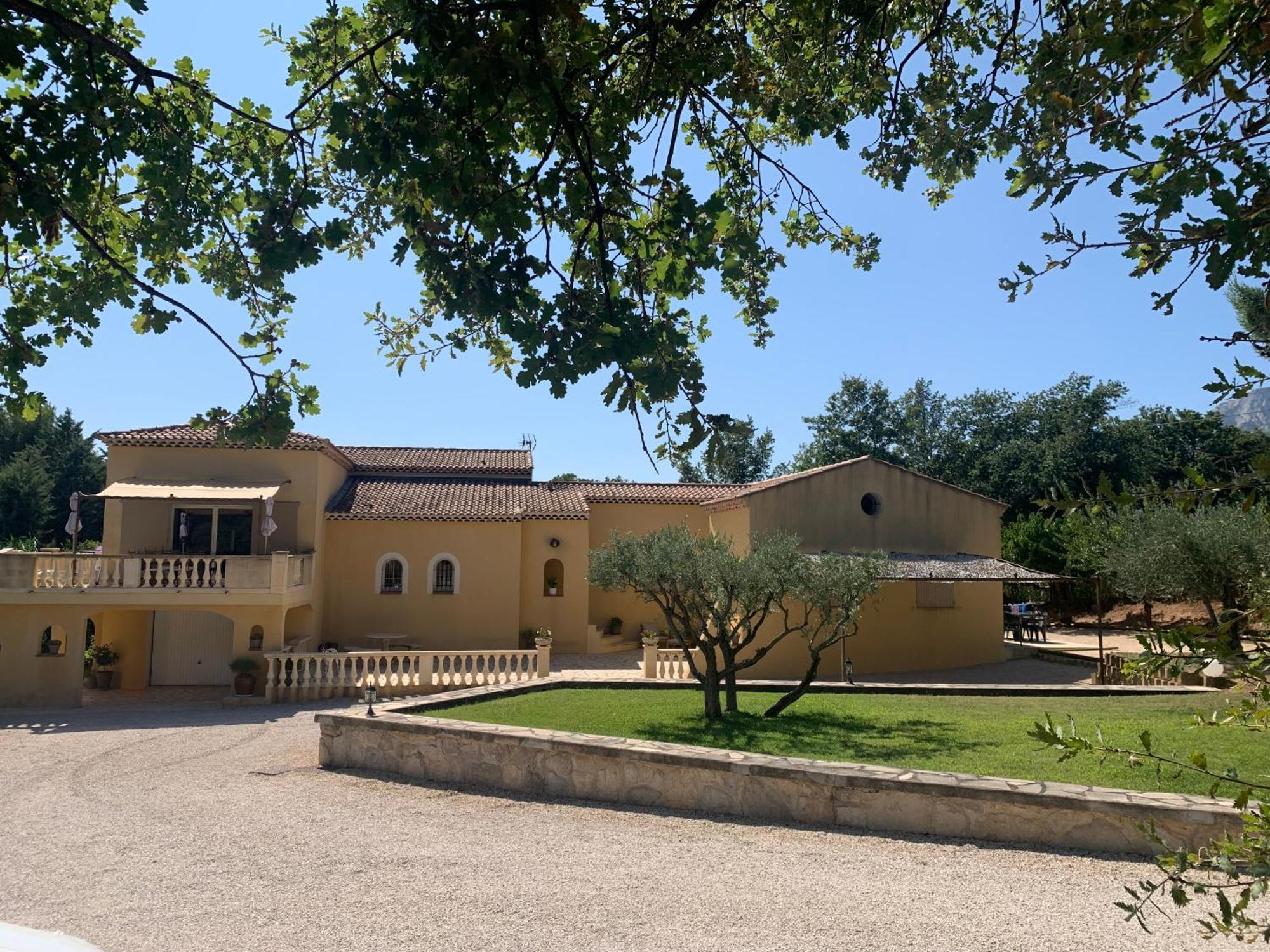 Studio Au Pied De La Ste Victoire Puyloubier Ngoại thất bức ảnh